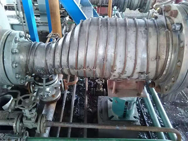 ZHX导热胶泥在阀件伴热中的应用图2（施工前）