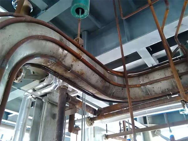 ZHX导热胶泥在管道伴热中的应用图4（施工前）